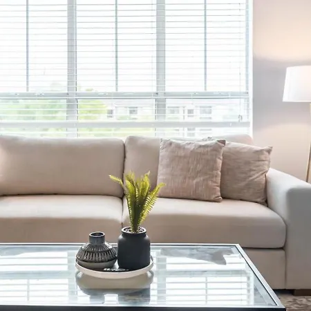 Landing Modern Apartment With Amazing Amenities